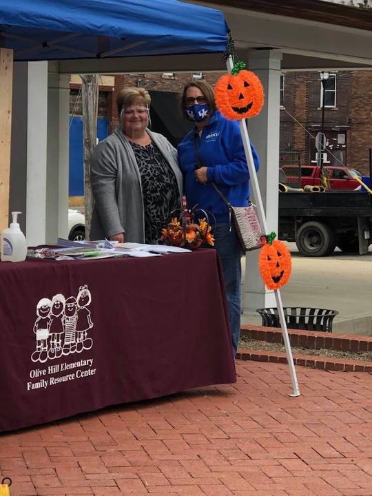 Kathy Hinkle stopped by our Family Resource Center table at “It’s Fall Y’All”. Kathy…