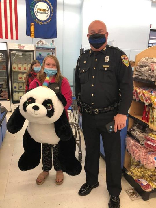 Just a few pics from Lee County Elementary’s Shop With A Cop event yesterday!…