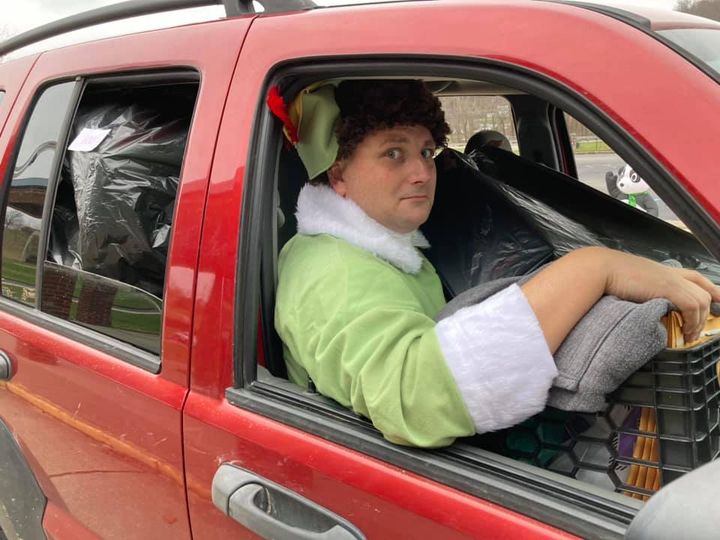 Buddy the Elf has been busy today our delivering food and packages to Hetitage…